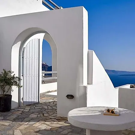 Mr And Mrs White Oia - Santorini Foinikiá